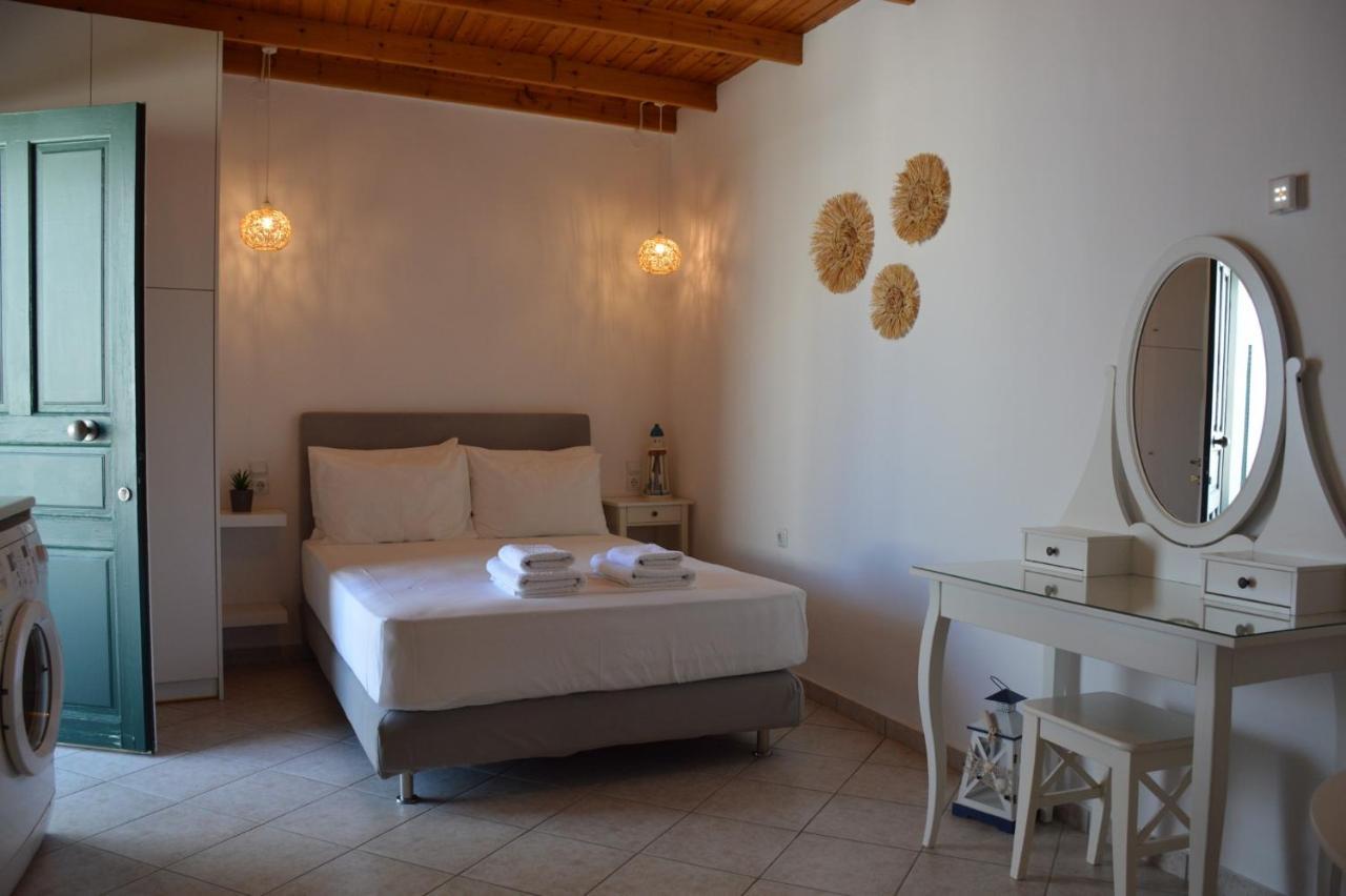 Cute Studio In Milos Трипити Екстериор снимка