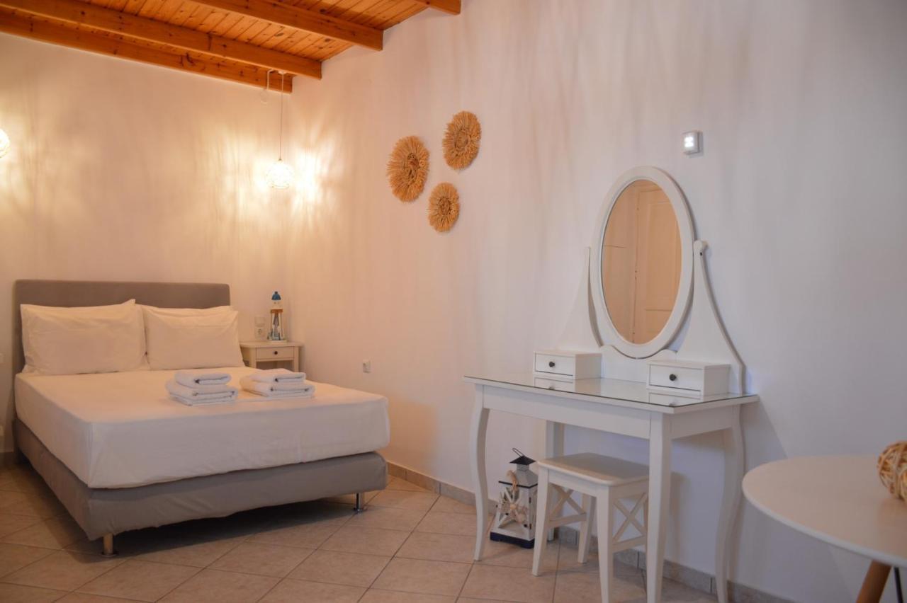 Cute Studio In Milos Трипити Екстериор снимка