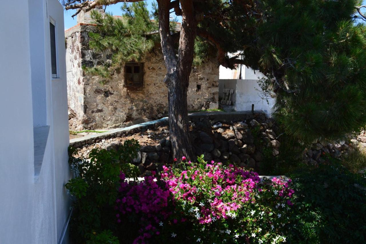 Cute Studio In Milos Трипити Екстериор снимка