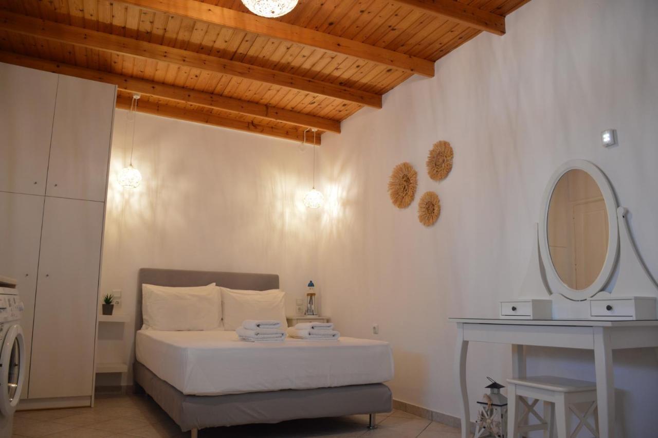 Cute Studio In Milos Трипити Екстериор снимка