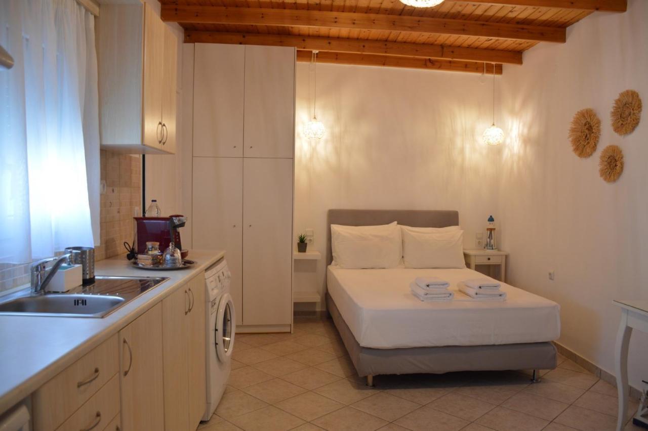 Cute Studio In Milos Трипити Екстериор снимка